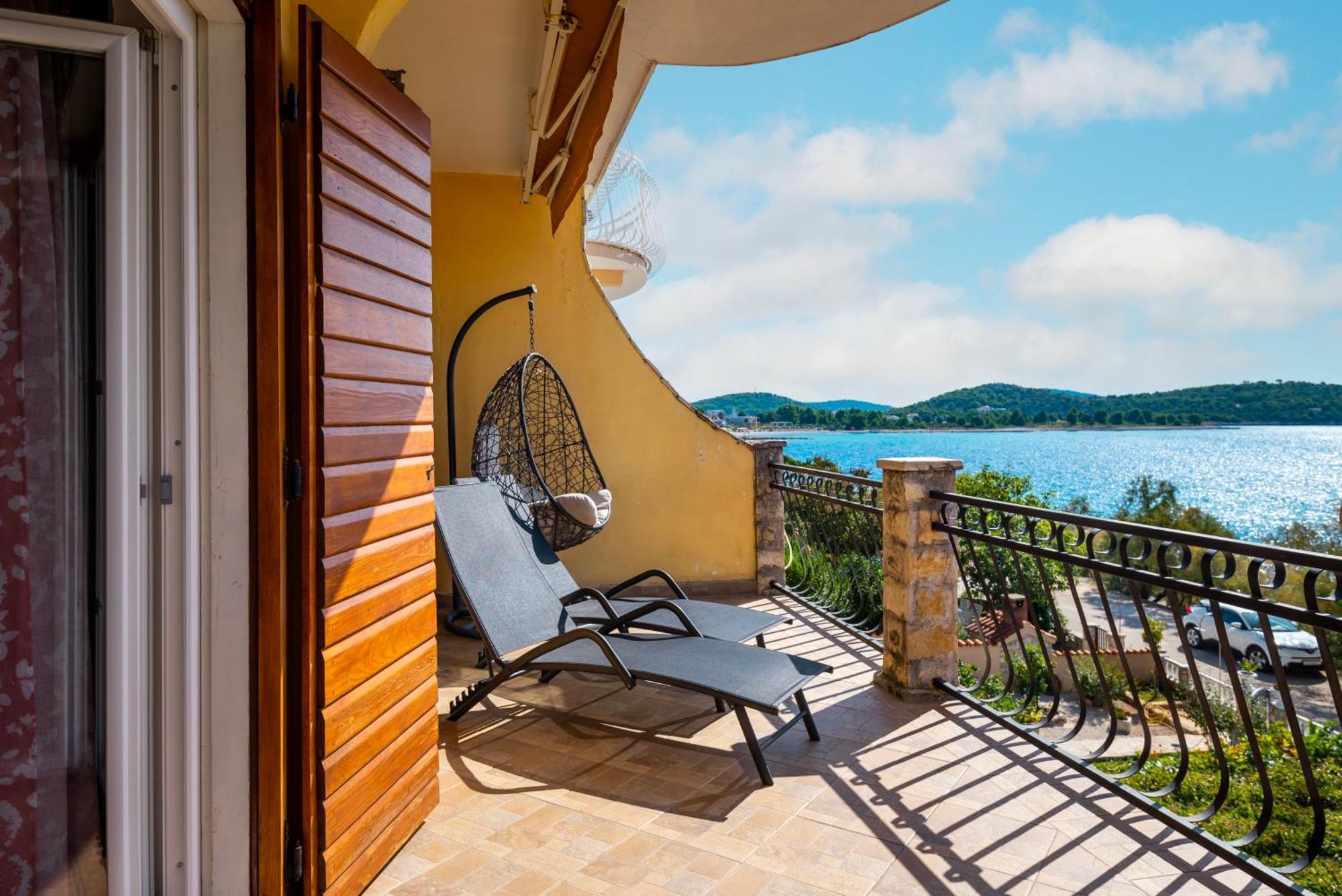 Apartments Rogoznicka Oaza Rogoznica  Buitenkant foto