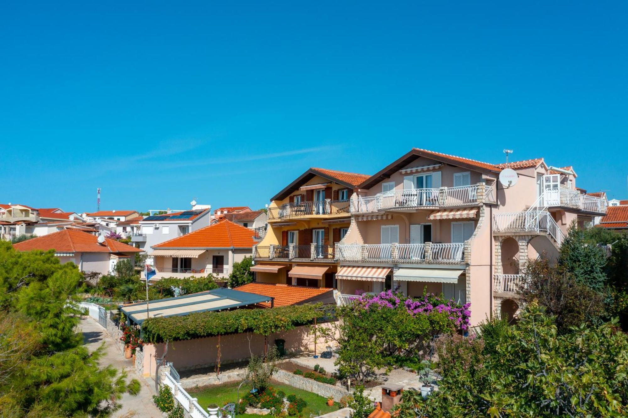 Apartments Rogoznicka Oaza Rogoznica  Buitenkant foto
